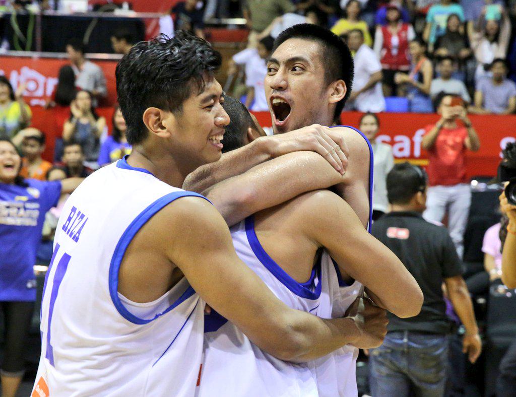 siUcox's tweet photo. RT @SMBritAma
We are coming home champions, Captain!! #AllOut #AllGame #AllSeason http://t.co/08NYRM6b23