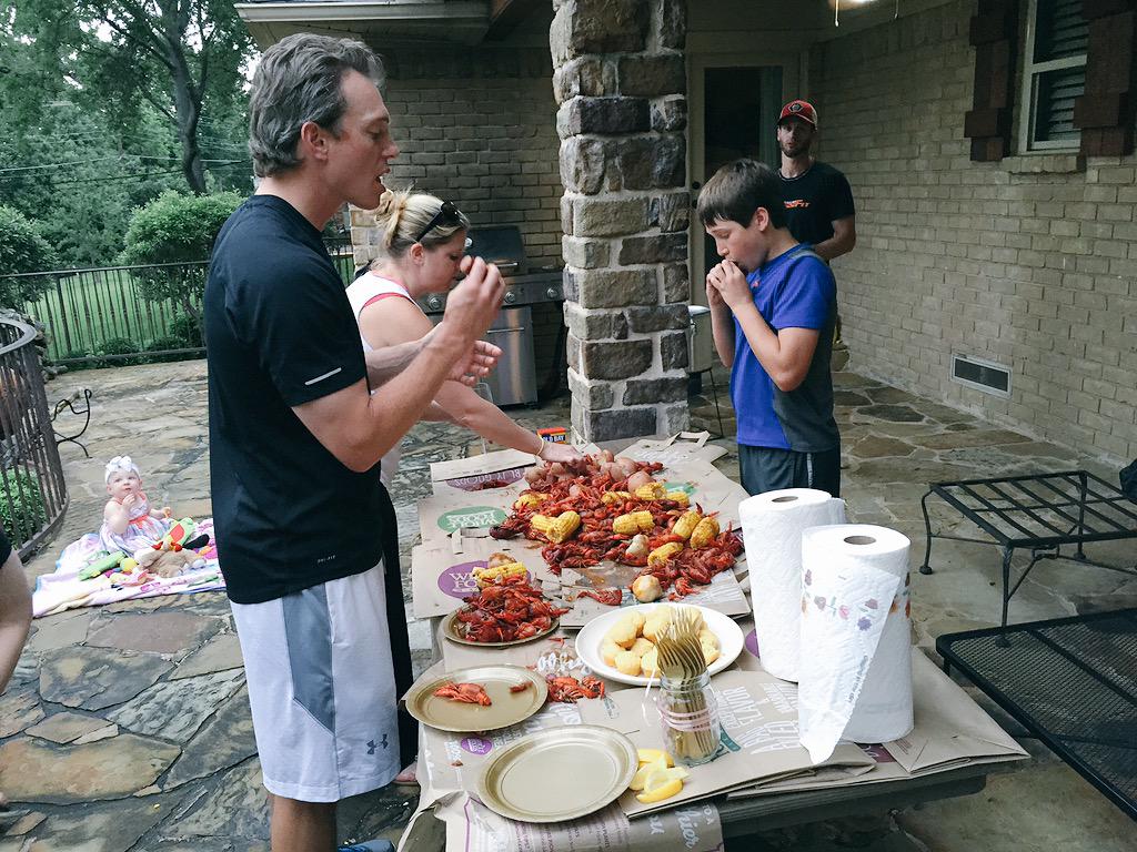 bgadoci's tweet photo. #mothersday #crawfish #compoundliving http://t.co/0NodZs3L3p