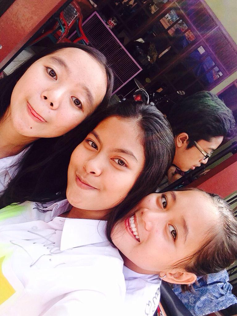 nadyafbryn's tweet photo. @FifaaaFS @silirtivas_ ituuuu bukaaann. Ibuuuuu woooyyy-,- kalo ibu gamungkin gua itemin nih liat ajaa. http://t.co/LOFUdMRamA