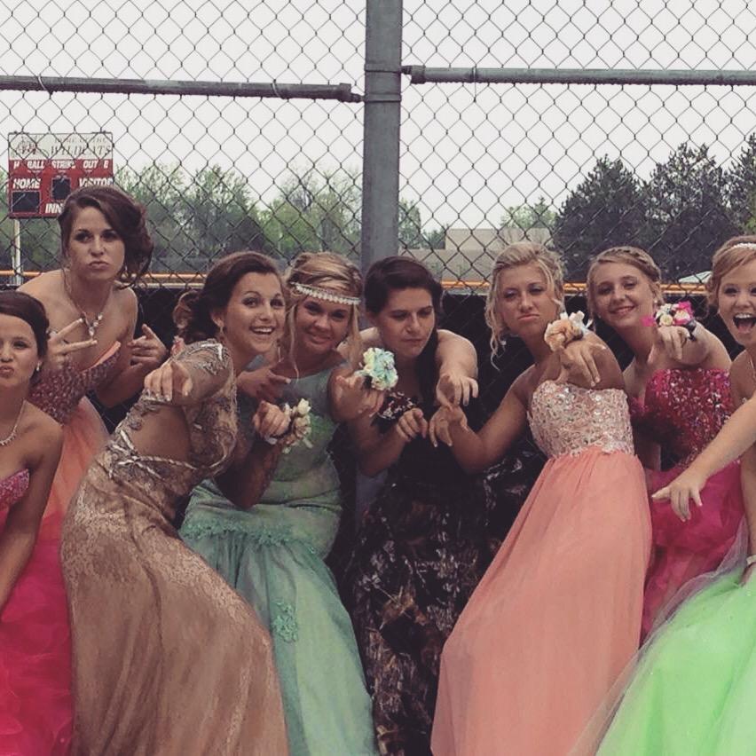 sweeneyteddi's tweet photo. Prom 2k15✔️ @nataw3e09 @ltddrozdowski @alliebug_17 @CaitlynLee26 @zaremba_miranda http://t.co/J7HoLLPTiu