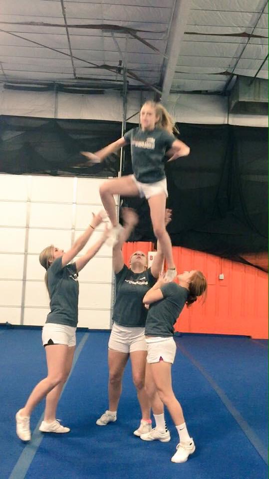 emilyhoughton10's tweet image. @m_fricks12 @laurenaudreyy @caitlynnnleighh @__alexaahope #CheerIn5Words no Kimberly did not die