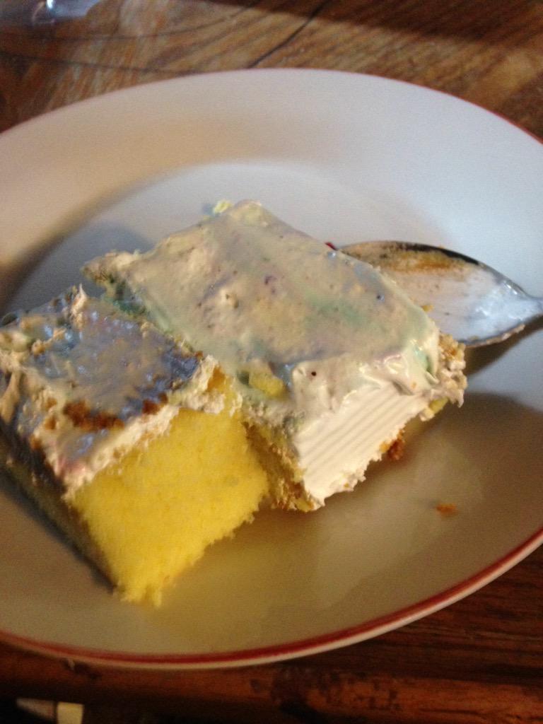 Master8844's tweet image. YUM! #CAKE