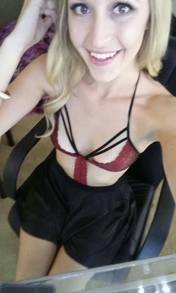 thegingerbanks's tweet photo. Who likes this outfit?? http://t.co/A4rq1hDPy4