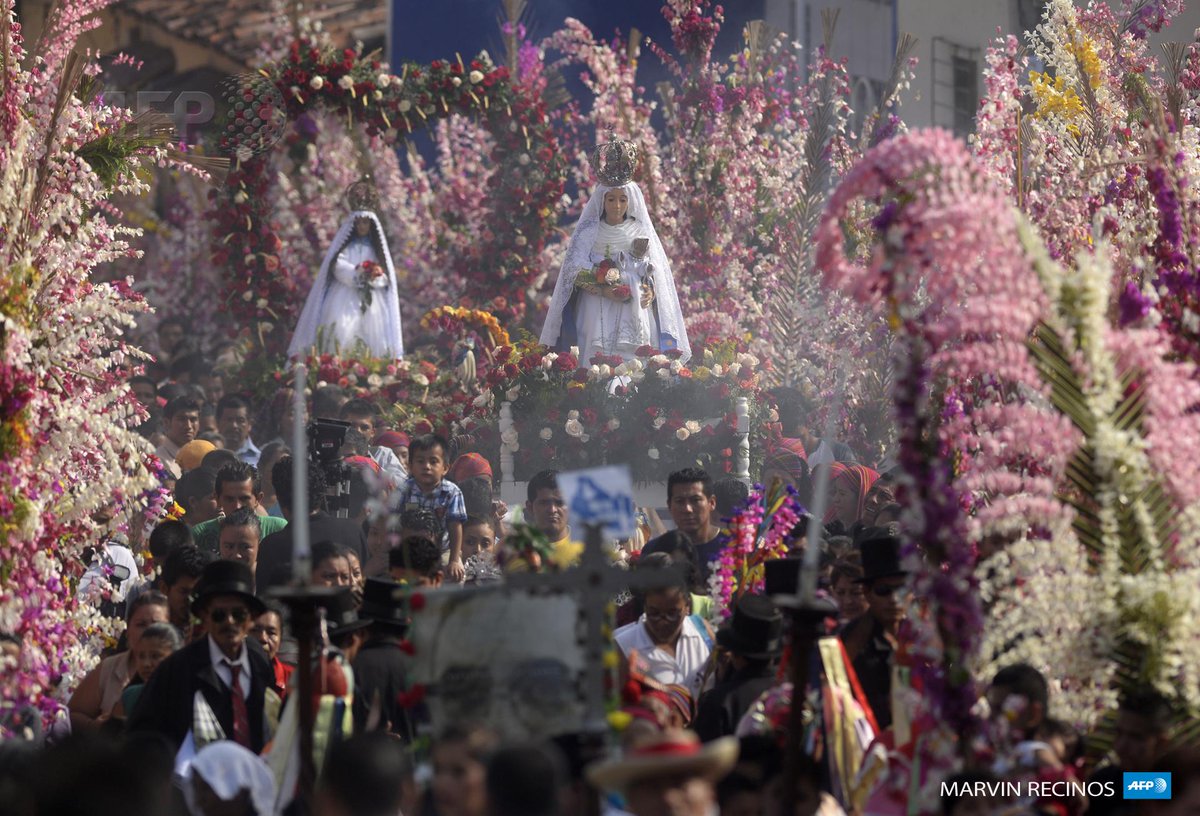 Afp News Agency El Salvador Catholics Take Park In The Annual Flower And Palm Festival In Honour Of The Patron Saints Of Panchimalco Http T Co 59wtfugobl