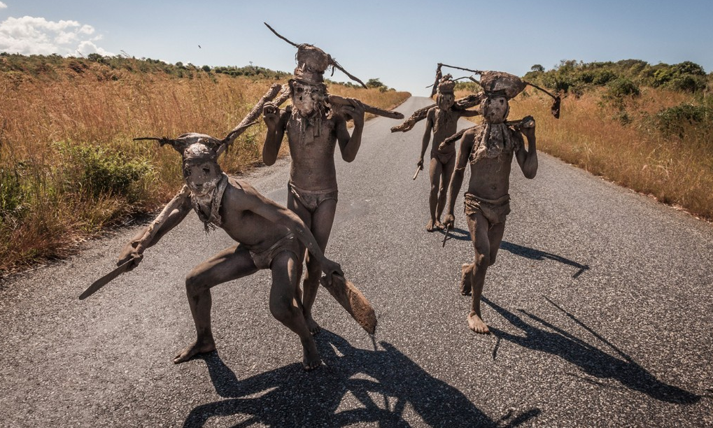 cnni's tweet photo. This secretive cult is feared by east African locals. One photographer got amazing access: http://t.co/1YwGXUhbqJ http://t.co/cJKFT90bRN