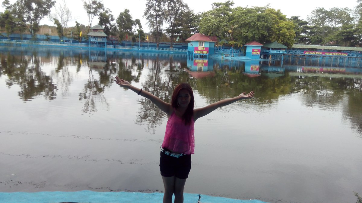 kmbrlymnglbnn's tweet photo. Had a great day with fam yesterday <3
#SummerShakeThat http://t.co/IsZ8wQU8pJ