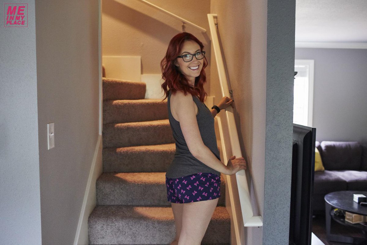On the Steps : Megturney