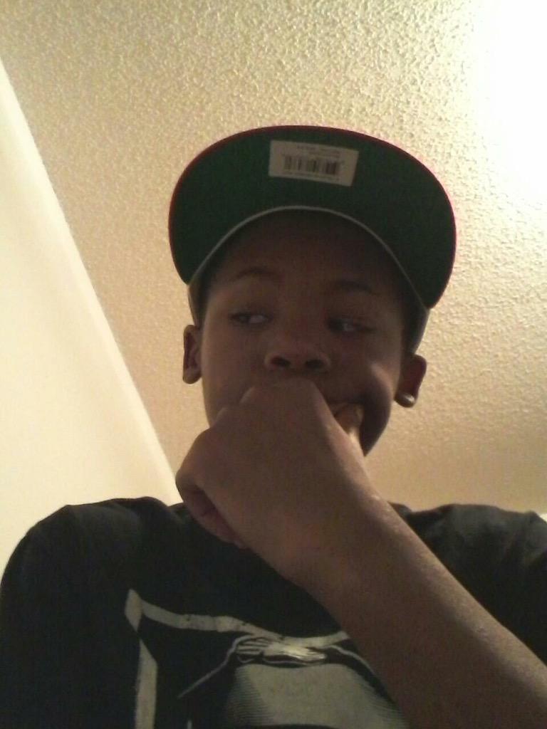 Javien_'s tweet photo. And go follow my friend @teehiggins5 http://t.co/HsLCCjlslu