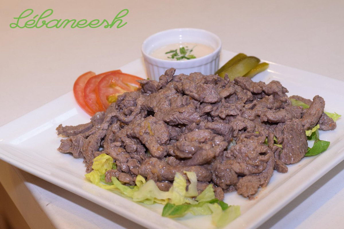 LebaneeshUAE's tweet photo. Treat your self with mouth watering Labaneesh food. #Dubai http://t.co/WigZ5entMa