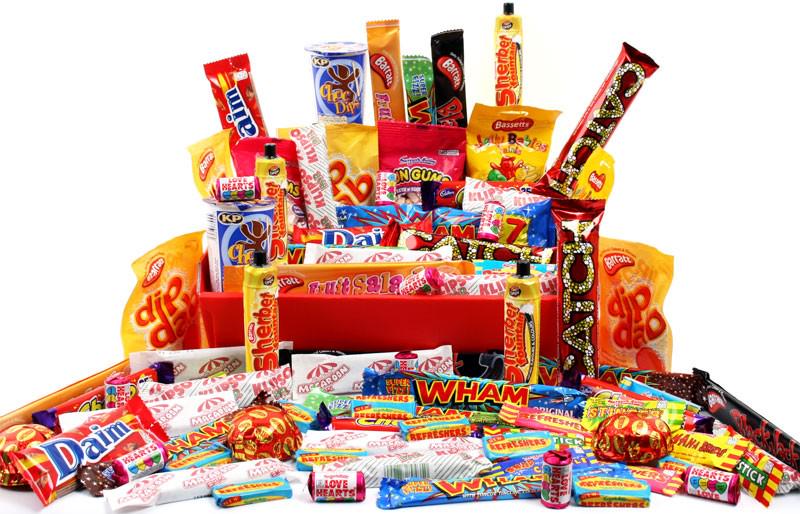 FlowersDirectie's tweet photo. Win this amazing Retro Sweet Hamper with FlowersDirect and @HampersDirect1 !! RT and Follow to enter! #competition http://t.co/eyRPHlRE1d