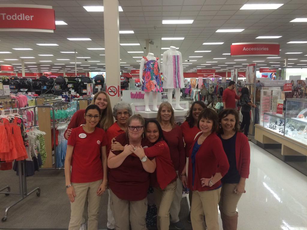 T0949GE's tweet photo. Happy #MothersDay to these lovely ladies! #T949 #HappyMothersDay #cannonball #bestteaminretail @merklausner http://t.co/fWgNWfIMbq
