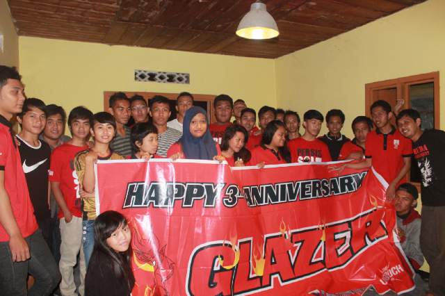 Glazer_GFF's tweet photo. Anniversary Glazer 3th ♥ http://t.co/FODvlPhFof