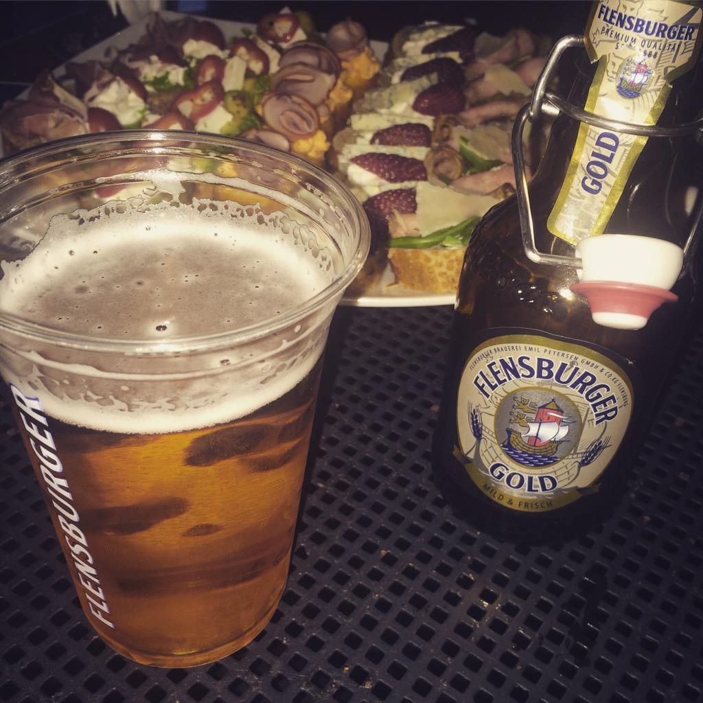 InkicInko's tweet image. Zasto kazes ljubav a mislis na FLENS?