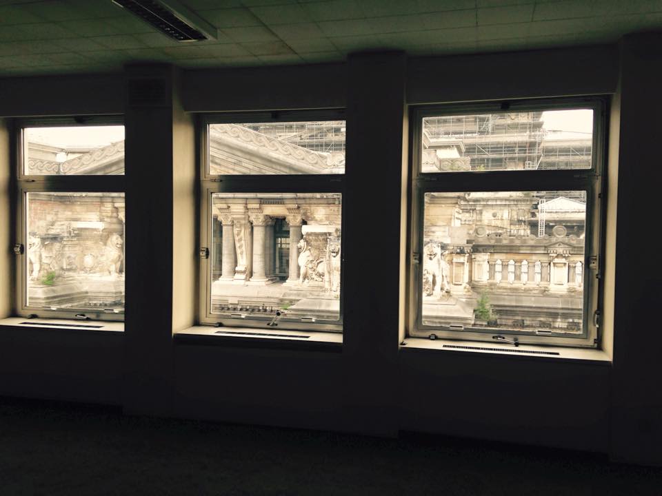 kimponsaerts's tweet photo. Room with a view @Nationalstore (foto van @KPaksee)
Straks om 12.30h @fmbrussel door de mode met @lindavwaesberge http://t.co/rEoeEh0zdb