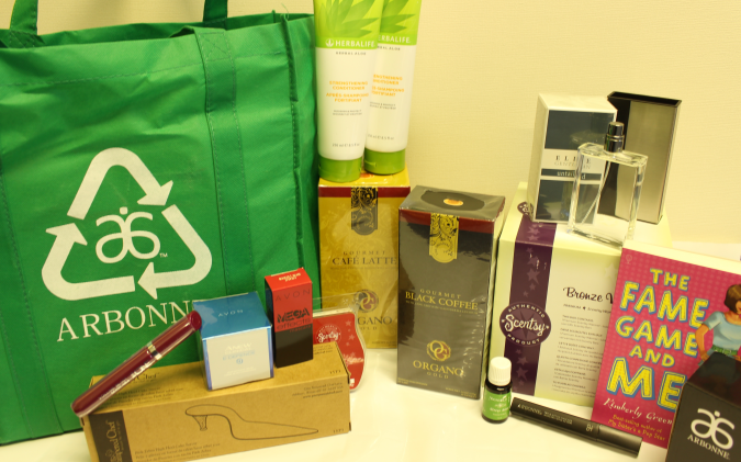 heatworld's tweet photo. #RT to win a beauty goody bag worth £250 from the @DSAUK – it's filled with cosmetics, jewellery and more! http://t.co/4SRM1EHRpq