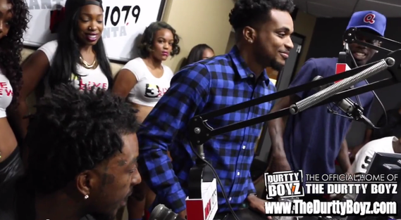 rapplughiphop's tweet photo. Video: #TravisPorter (@TravisPorter) Talk #3LiveKrew + Upcoming #Mixtape w/ @BankrollFresh - http://t.co/Jsz5o6gRBy http://t.co/joTCapou6t
