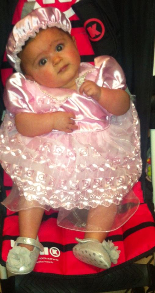 Dawnyleic30's tweet photo. Ellie 6 months old, celebrating her great grandads Birthday  ☺ http://t.co/yNgiPehag8