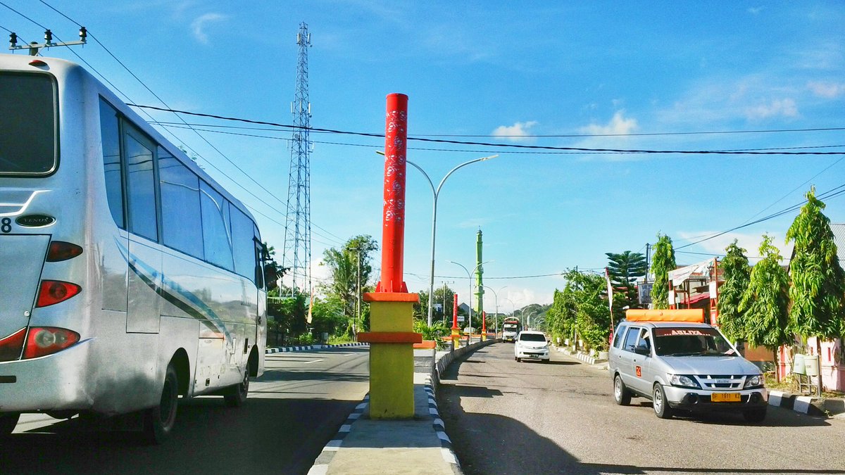_KotaParepare_'s tweet photo. Jembatan Sumpang Minangae, dibawahnya membentang aliran air kehidupan Salo' Karajae, Jagalah !
#ParepareKotaHabibie http://t.co/z2QgobN49W