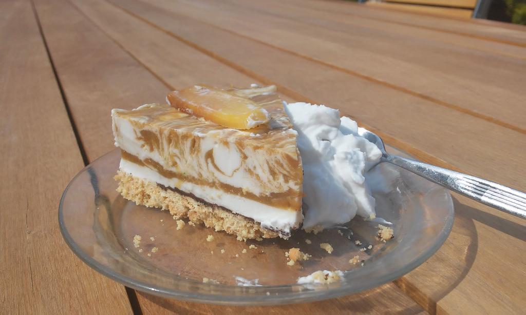 Having time for baking again :) Mango yoghurt cake with coconut cream for the best mom yesterday #moederdag