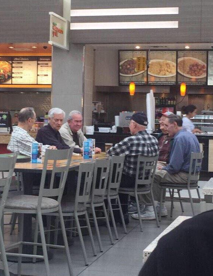 MensHumor's tweet photo. SQUAD GOALS http://t.co/6XN5R6b77W