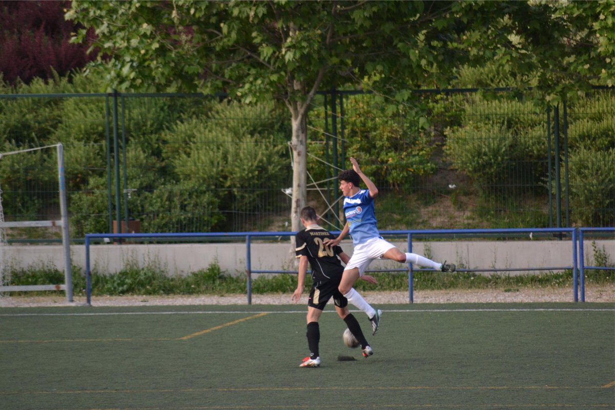 PintoJuvenilA's tweet photo. Acrobacia http://t.co/2FWz33K0vs