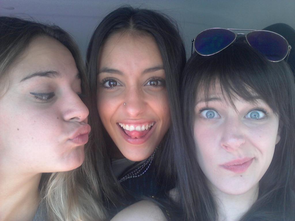 lularosenthalok's tweet photo. El 20 de Mayo volvemos a cantar juntas!! @megustafans en *Jazz &amp; More* :) :) :)  @joaninadeangeli @MacarenaGPerez http://t.co/EkODeueoBm