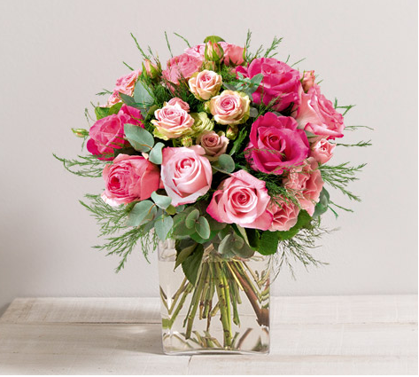 Interflora's tweet photo. Vous aussi vous avez #Monstrueusement envie de recevoir des fleurs ? http://t.co/IEl6EkzxEI