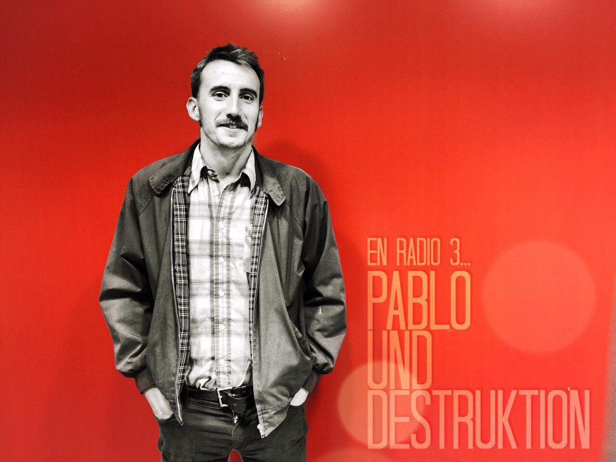 radio3_rne's tweet photo. El desbocado, amplio y complejo universo de influencias de @pablodestruye #EnRadio3 
http://t.co/xkQ9oFqsj6 http://t.co/eWWqU0sCf3