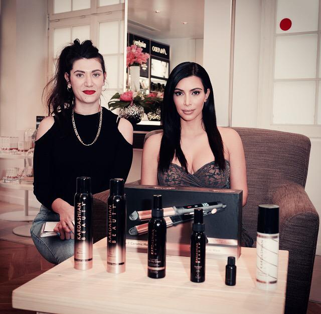 J'ai interviewé #KimKardashian ! Tout dans le prochain Cosmo ! #kardashianbeauty #cosmopartage #KardashianFamily