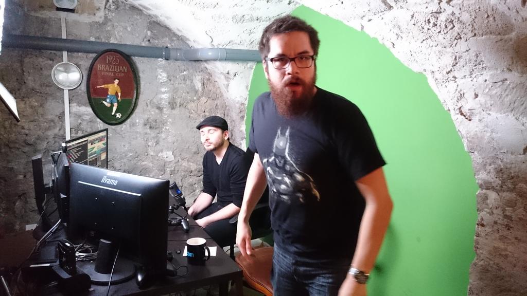 JVTVofficiel's tweet photo. .@KenBogard perd trop de vie, @mvcaster est déception ! #CONSOLEMANIA #FATALREWIND
Live: http://t.co/zPyYASix1R http://t.co/yTINH6S48Q