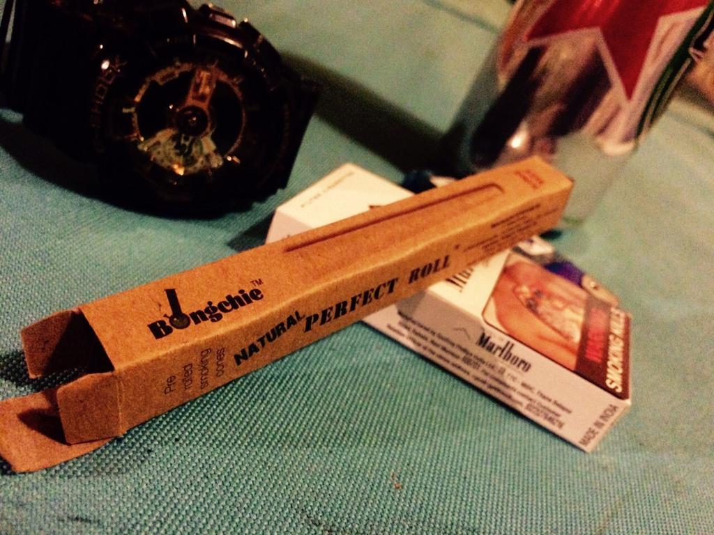 bongchieindia's tweet photo. Its 420 somewhere! #bongchie http://t.co/VzK5gvWYWi