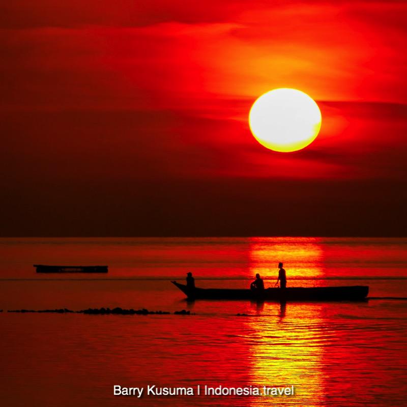 wonderfulid's tweet photo. Indonesia itu surganya Sunset dan Sunrise, Lokasi Pulau Tomia Wakatobi Sulawesi. http://t.co/szrpccu8aJ