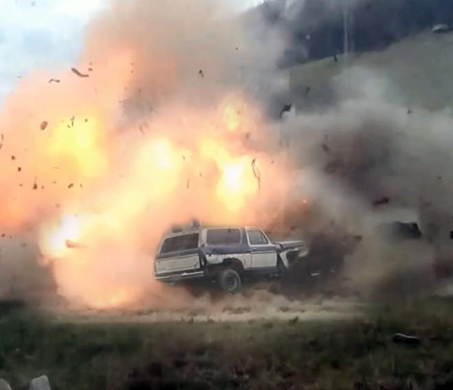 SimpleScience2's tweet image. This seemed like a good idea from the start no afeance to the people that did this but that a nice truck