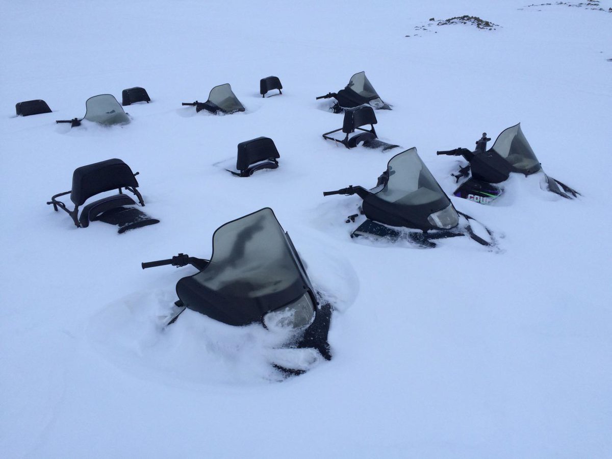 Returning with @TrueNorth spring melt hasn't reached Svalbard. <a href="/joe_crowley/">Joe Crowley</a> yours is the one on the left Joe!