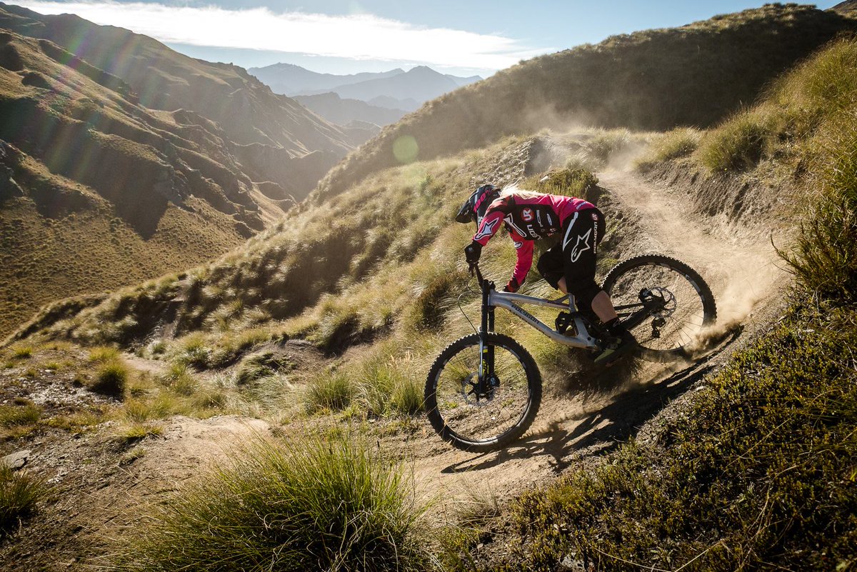 alpinestars_sa's tweet image. Awesome shot to kickstart your Monday - have a great week!  #MTB @alpinestars
