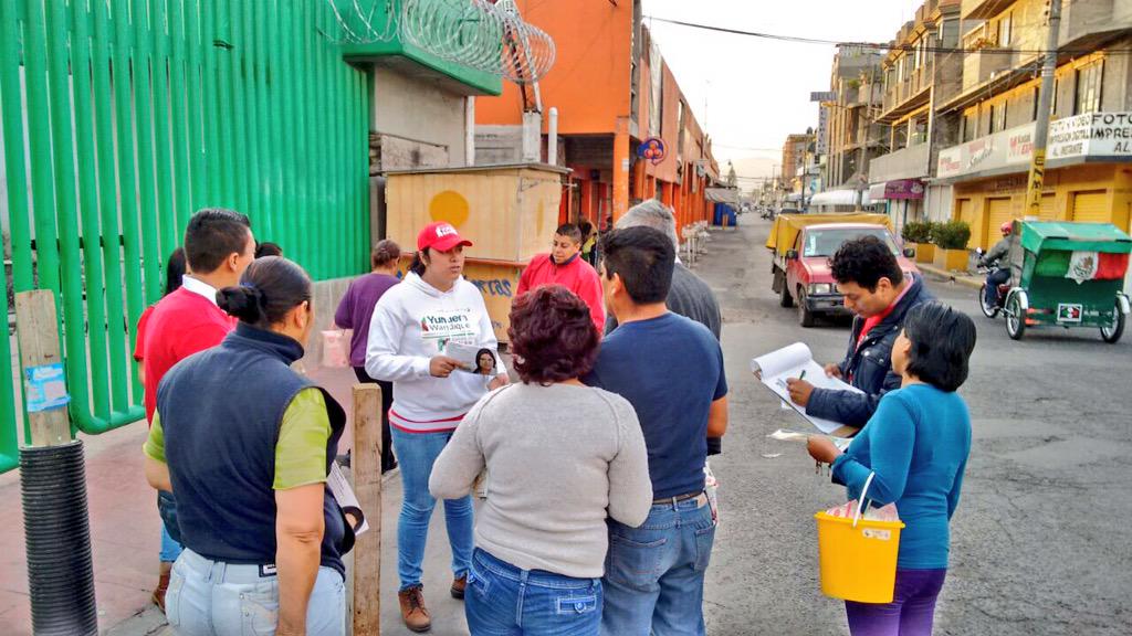 YunuemW's tweet photo. Iniciamos desde muy temprano nuestro recorrido por el #Distrito31 dando a conocer las propuestas para un mejor #Neza http://t.co/SjmIC0PBWA