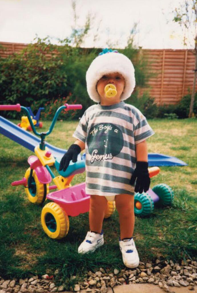 harryphotoss tweet picture