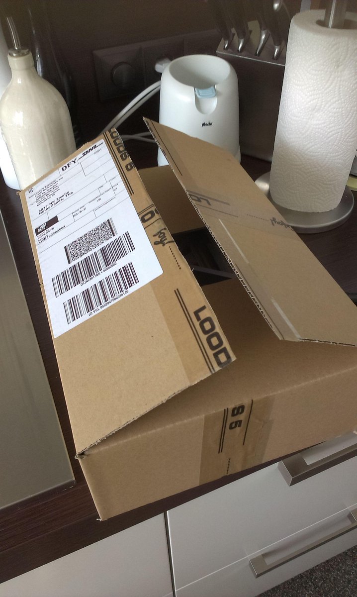 doreenborneman's tweet photo. @loods5 Nu snap ik de hoge verzendkosten. En dat voor enkel een kadobon. Beetje overdreven lijkt me! :( http://t.co/8jTvw2mSRQ