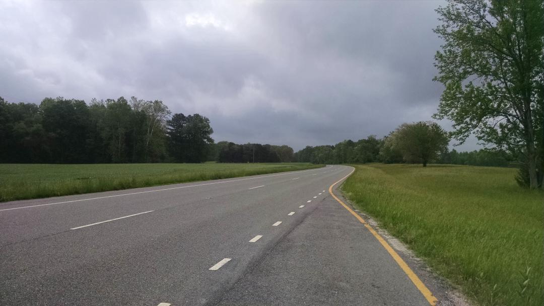 jbulecza's tweet photo. Waiting on the cyclists to come around this curve. @abc27 #enjoythescenery #policeunitytour #somewhereinvirginia http://t.co/9NIH25ST6b