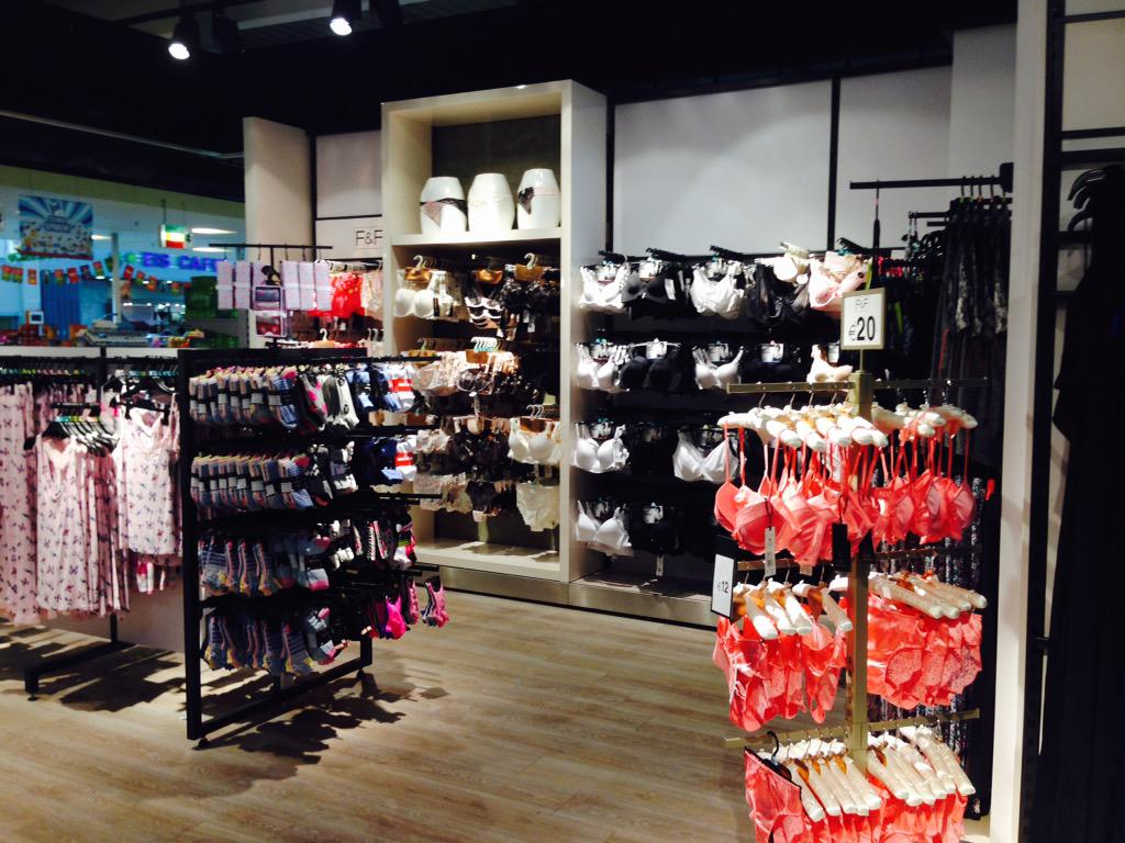 bagshaw2112's tweet photo. F&F Offenbach Germany. 3rd store to open in Germany.. #ffglobal http://t.co/eM61H9dMVJ
