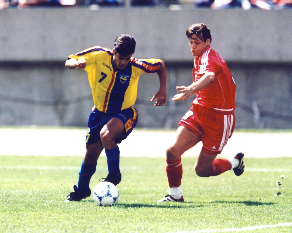 Happy birthday to former midfielder Marc Bircham ( Scored on his debut vs. N. Ireland in 1999! 