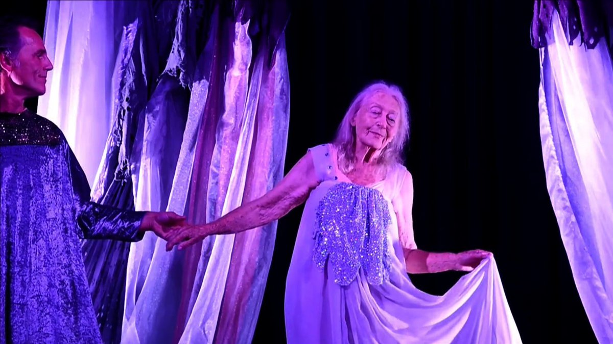 lemondefr's tweet photo. A 100 ans, Eileen Kramer ne peut pas s'empêcher de danser
http://t.co/rn6qq9BYDg http://t.co/eqiuLOUfDC