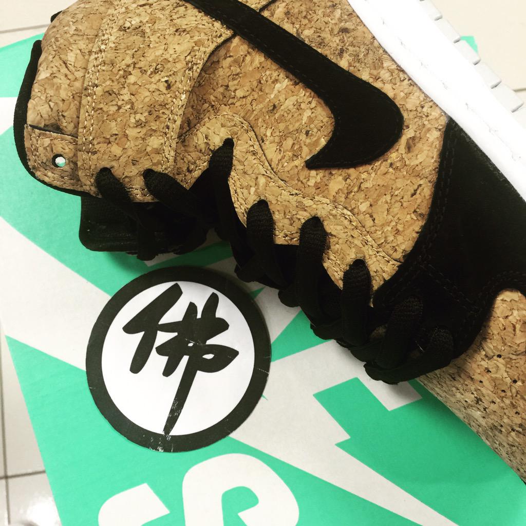 nick_gk's tweet photo. #dunk #nikewood #fosneaker #taipei http://t.co/bKfLCwCKKM