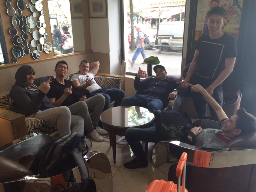 AdreNcs's tweet photo. Hellraisers @OfficialANGE1 @MikhailDosia @TlepovR @kucherok_ says hello to Duncan Macleod @Thooorin! http://t.co/gUPu8bC6iA