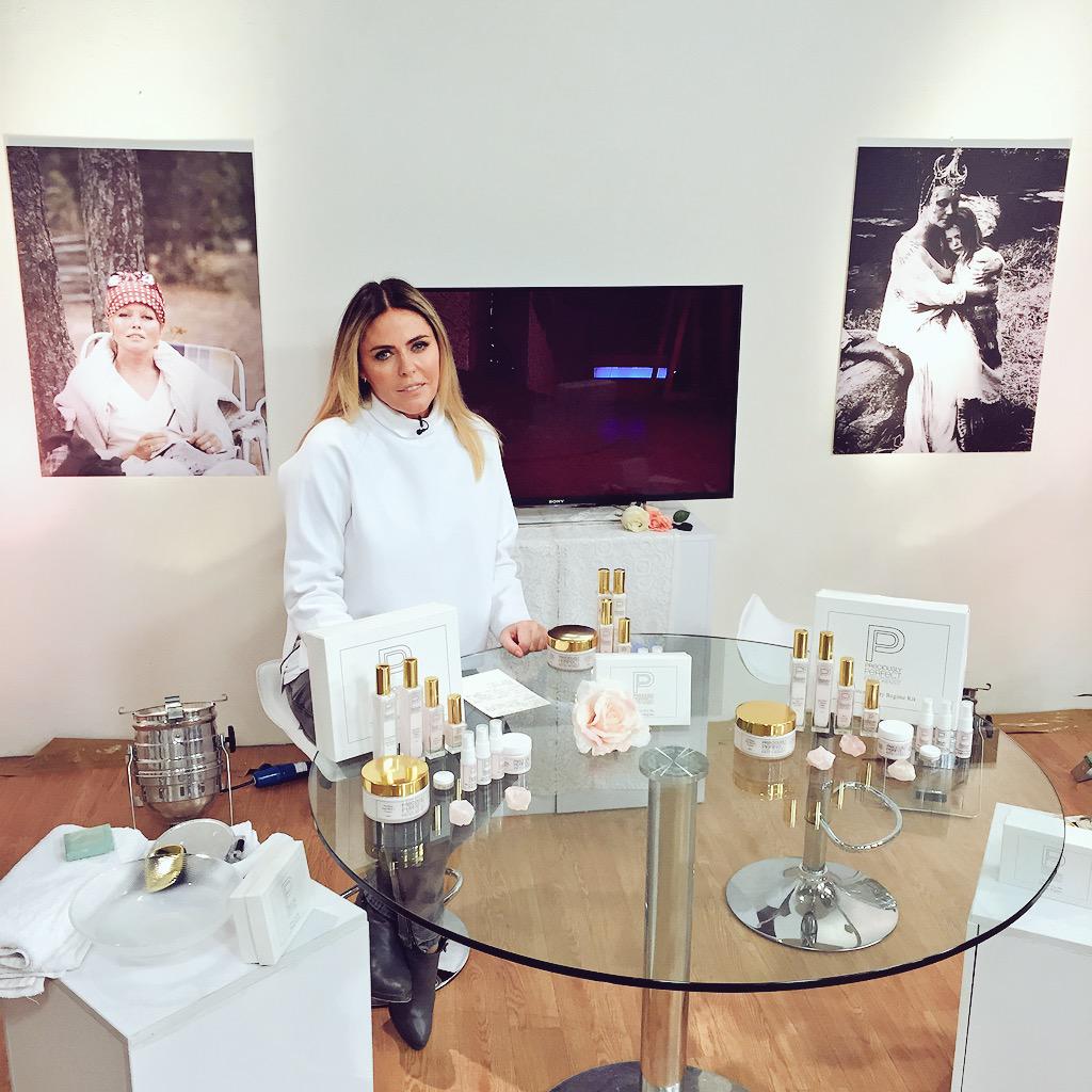 patsy_kensit's tweet photo. I'm just about to go live on @IdealWorldTV with my #PreciouslyPerfect skin care range! http://t.co/Sg15bhBjMN http://t.co/foBhhh2714