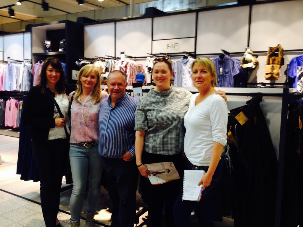 bagshaw2112's tweet photo. F&F operations team in Germany from our partners REWE. @emmajgoodman #ffglobal http://t.co/EblWhvXSEj