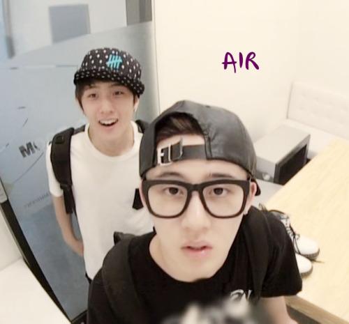 stay_withhanbin's tweet photo. DONGBIN! <3 @xxbu7terfly #hanbin #donghyuk #IKON #SWHgame http://t.co/XoR56eVHba