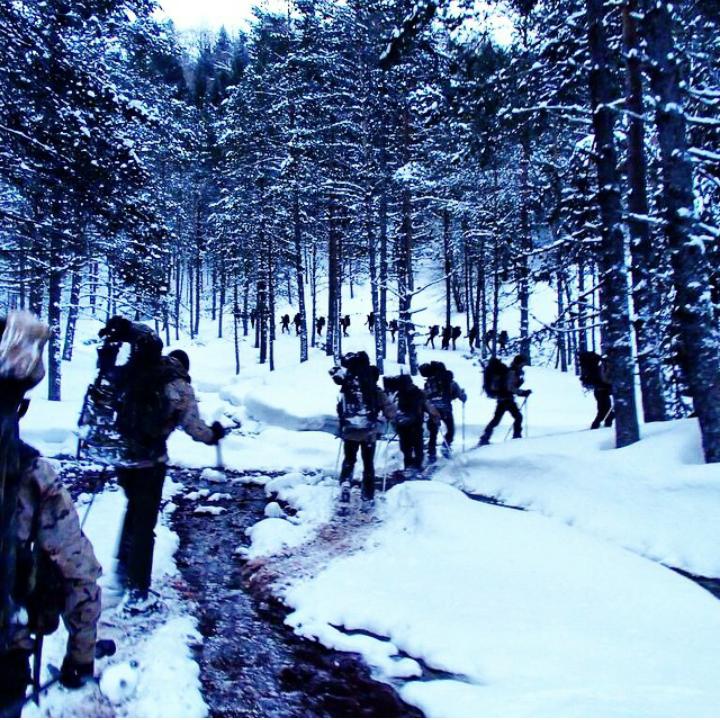 SerMilitar's tweet photo. "Quien vive con miedo a morir, morirá sin saber como vivir". http://t.co/gKXXoOWKst