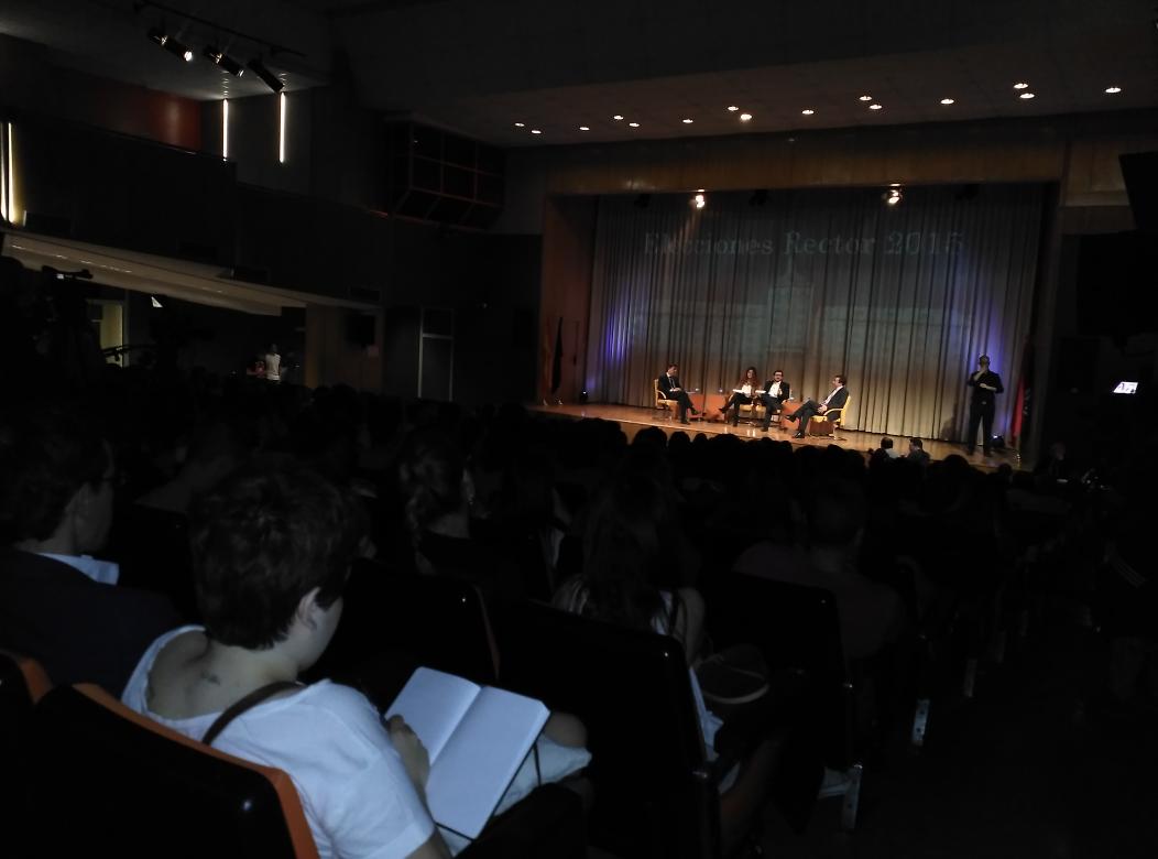 Debate entre <a href="/josecarrilloUCM/">José Carrillo</a>  y <a href="/carlosandradas/">Carlos Andradas</a> en Ciencias de la Información. 
UN VOTO PARA QUE GANEMOS TODOS