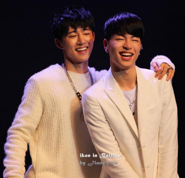 stay_withhanbin's tweet photo. JUNBIN here we go! @gitchibae their love-hate relationship~ #IKON #HANBIN #JUNHOE #SWHgame http://t.co/T6DyIYXGFH